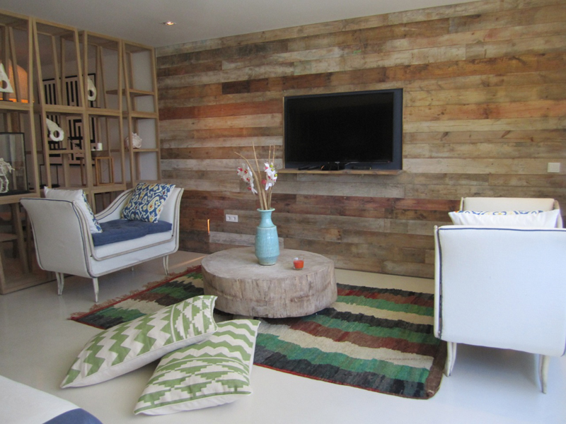 Jon Urgoiti con material de Derribo